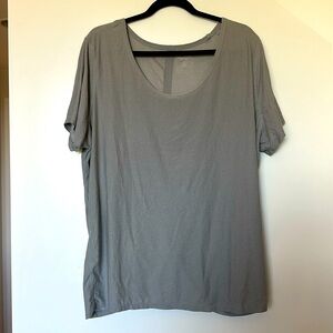 Old Navy Active Shirt Grey with Back Tie Detail 2X